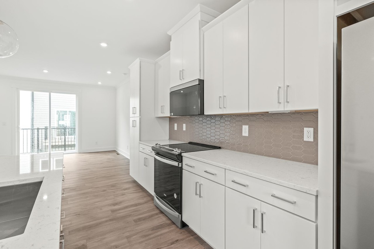 425 Blairhill Rd - Photo 7 of 34