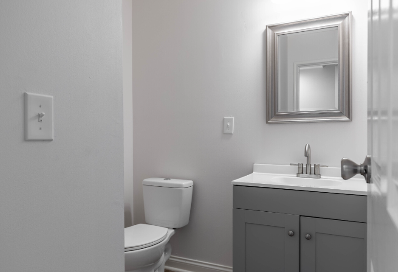 Rocky Creek Townhouse Apartments - Photo 7 of 11