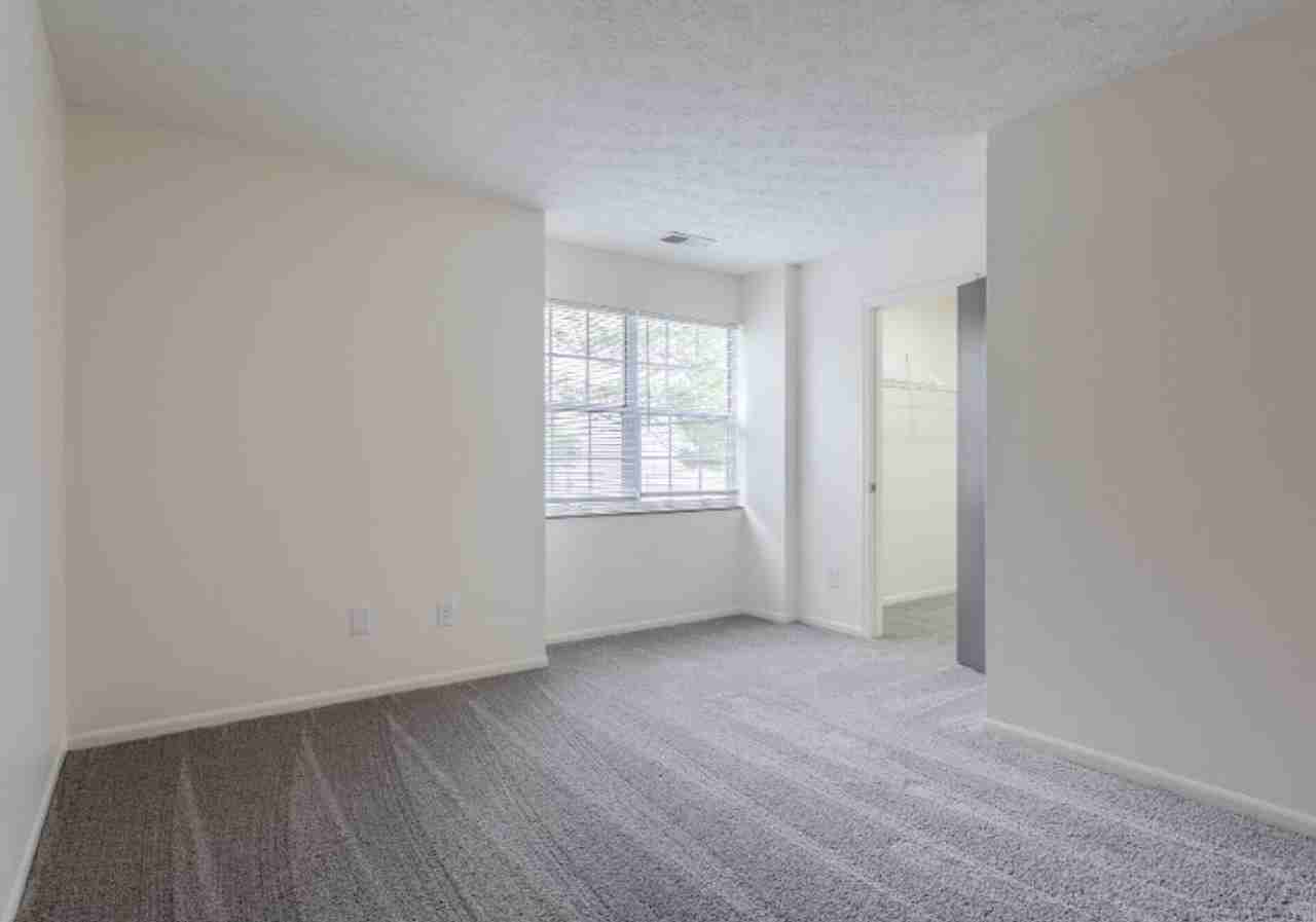 Stratford Commons - Photo 2 of 10