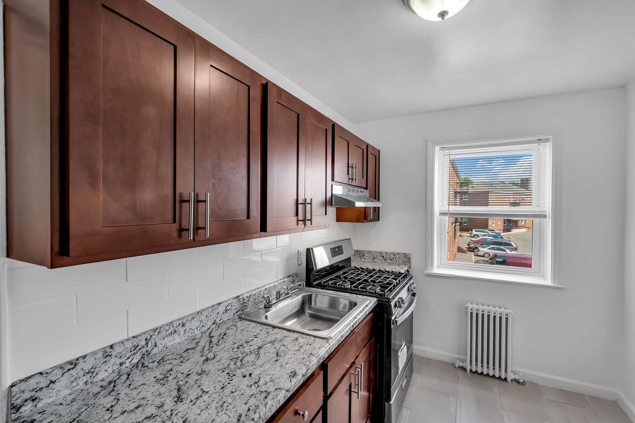 Chilton Hall Apartments - Photo 2 of 50