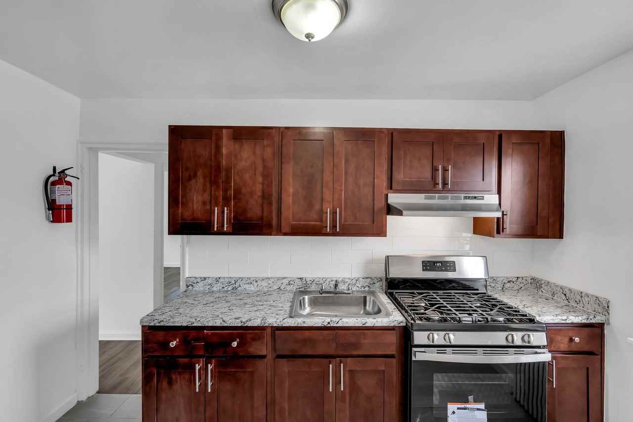 Chilton Hall Apartments - Photo 3 of 50