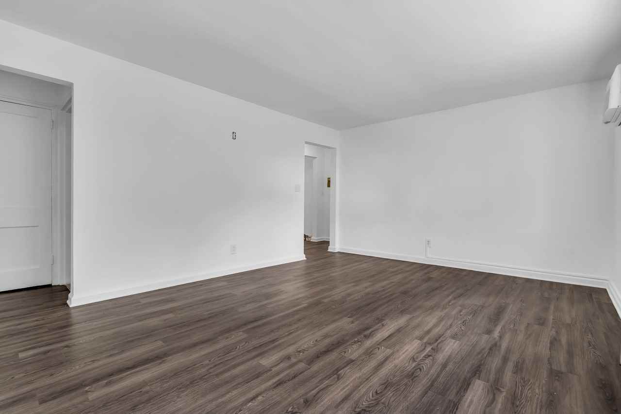 Chilton Hall Apartments - Photo 6 of 50