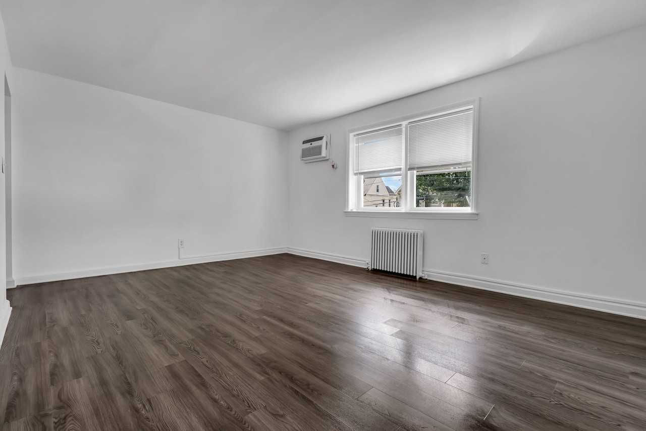 Chilton Hall Apartments - Photo 7 of 50