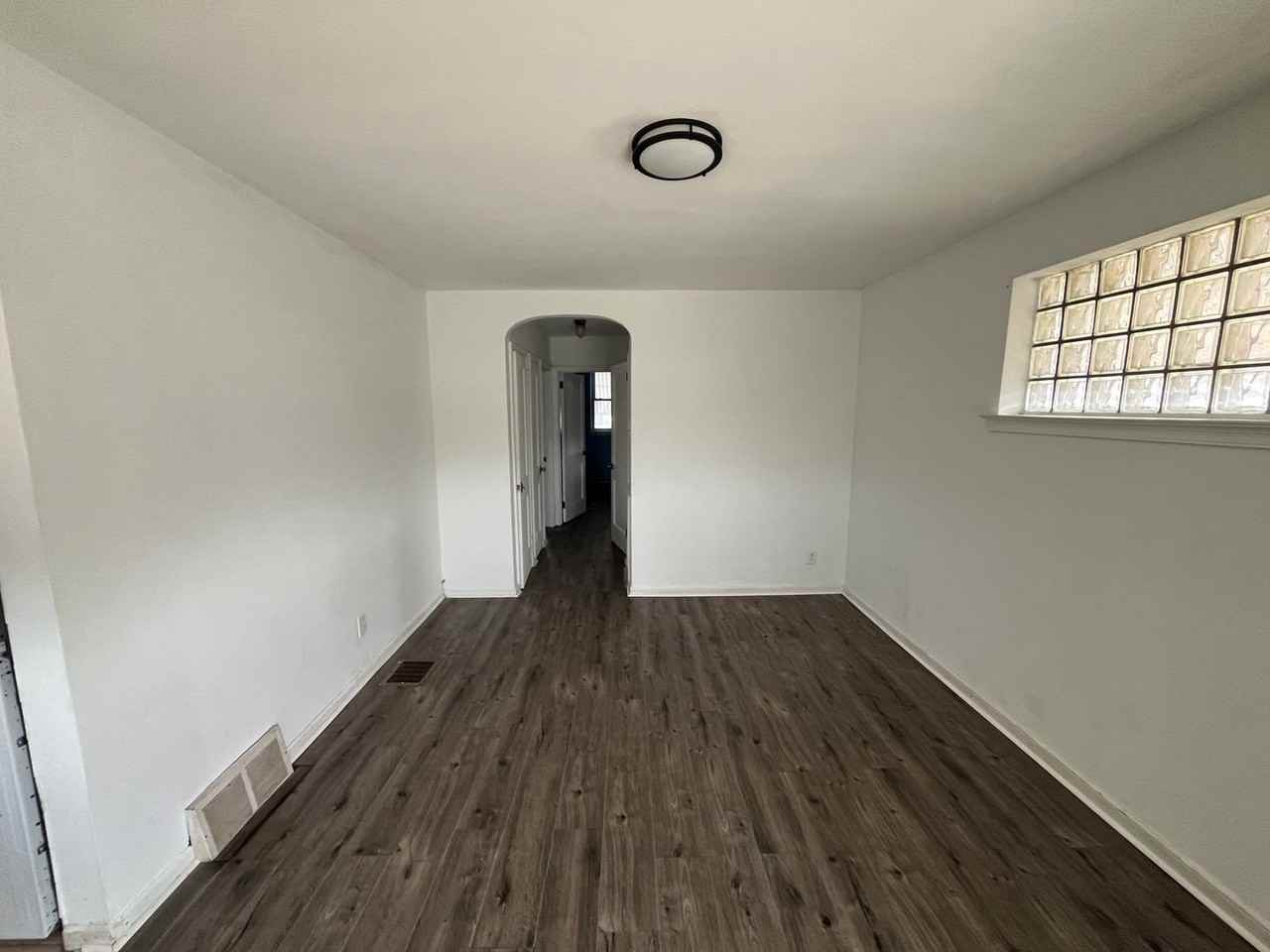 1649 Creston St - Photo 3 of 12