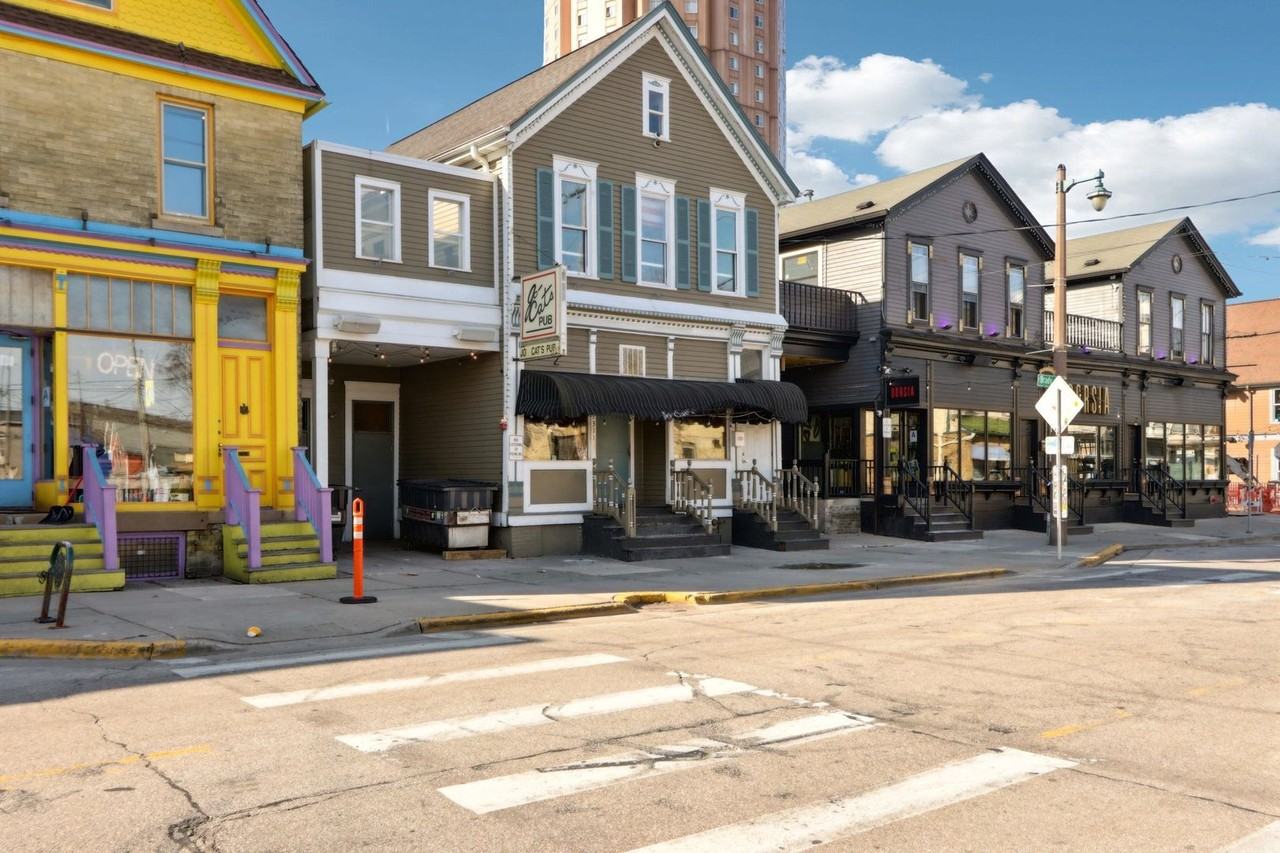 1818 N Pulaski St #2 - Photo 7 of 14