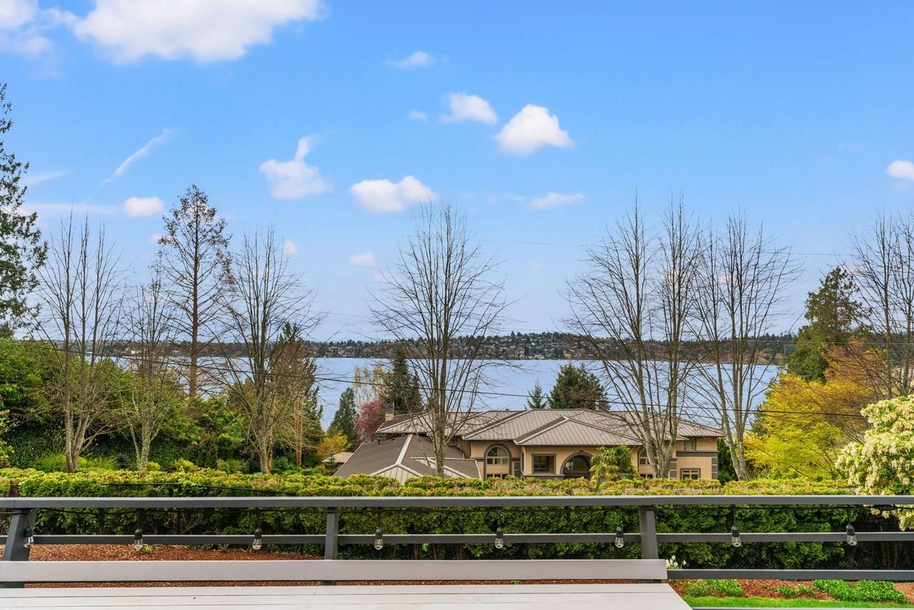 10 Shore Ln - Photo 2 of 31