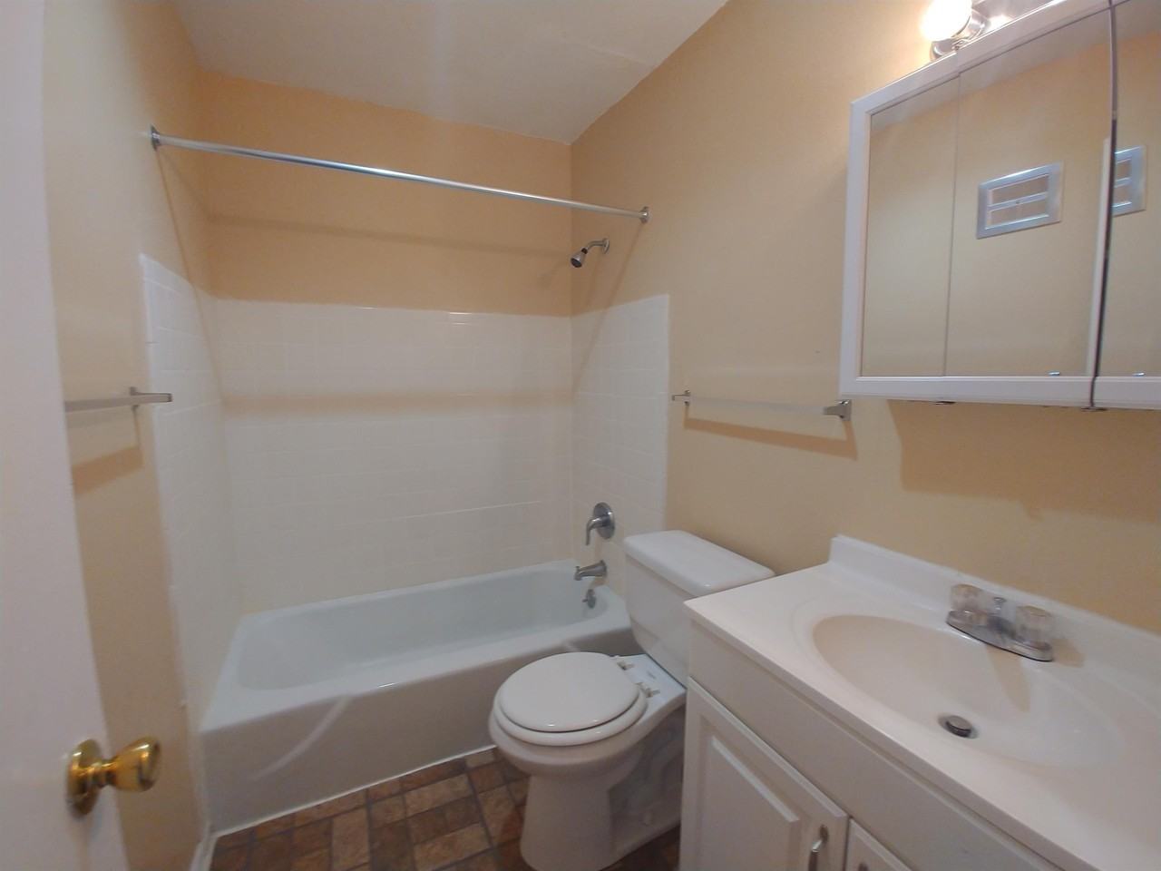 Bruin Manor (TS) - Photo 7 of 27