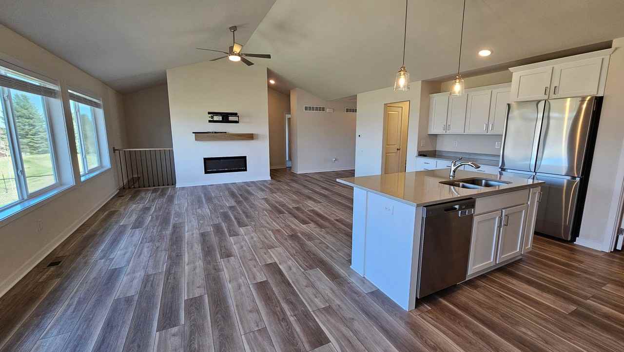 905 Chestnut Dr - Photo 4 of 18