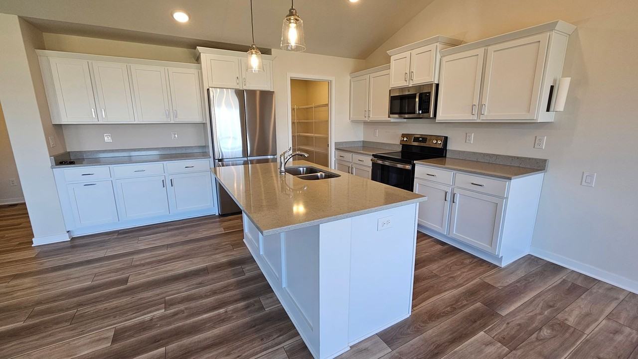 905 Chestnut Dr - Photo 5 of 18