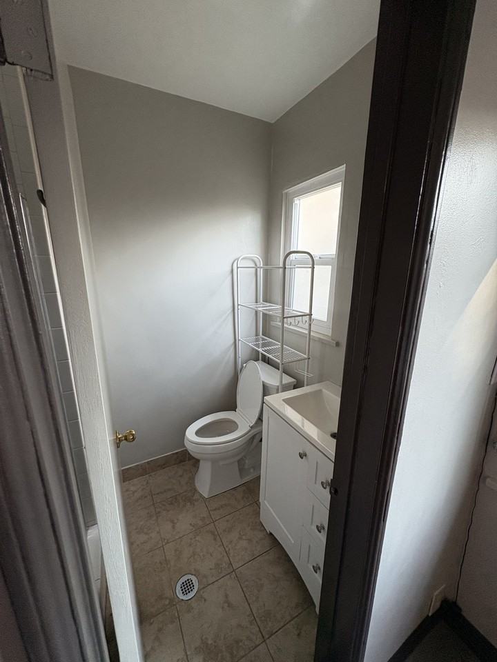 519 Landfair Avenue - Photo 6 of 25