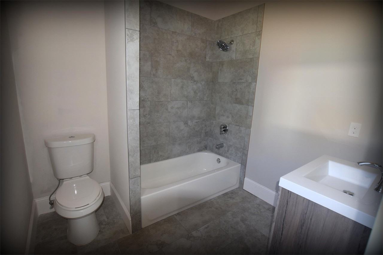 203-205 E Gwinnett St. - Photo 4 of 7