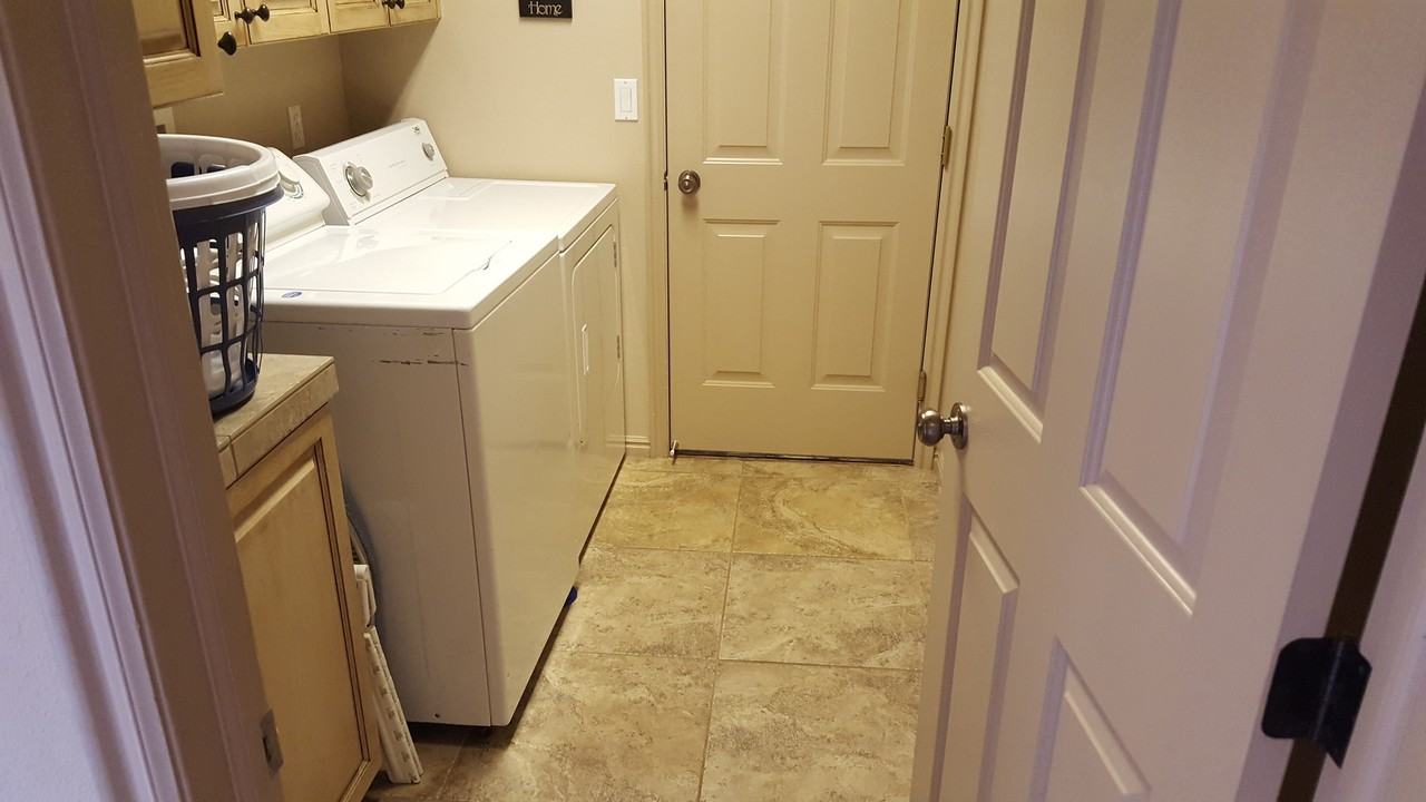545 S Valley View Dr #102 - Photo 7 of 17