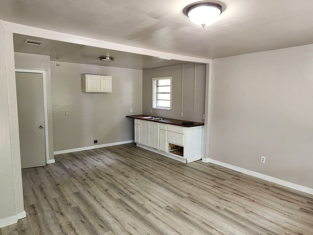 1815 Anna St - Photo 2 of 4