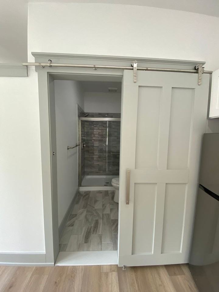 627 Manor St - Photo 5 of 12