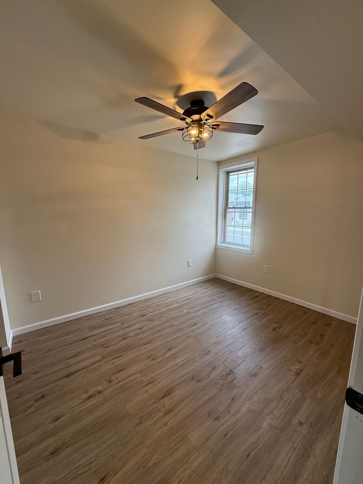 309 Main St #6 - Photo 7 of 17