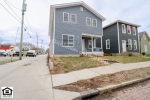 featured image of 417 W 4th St