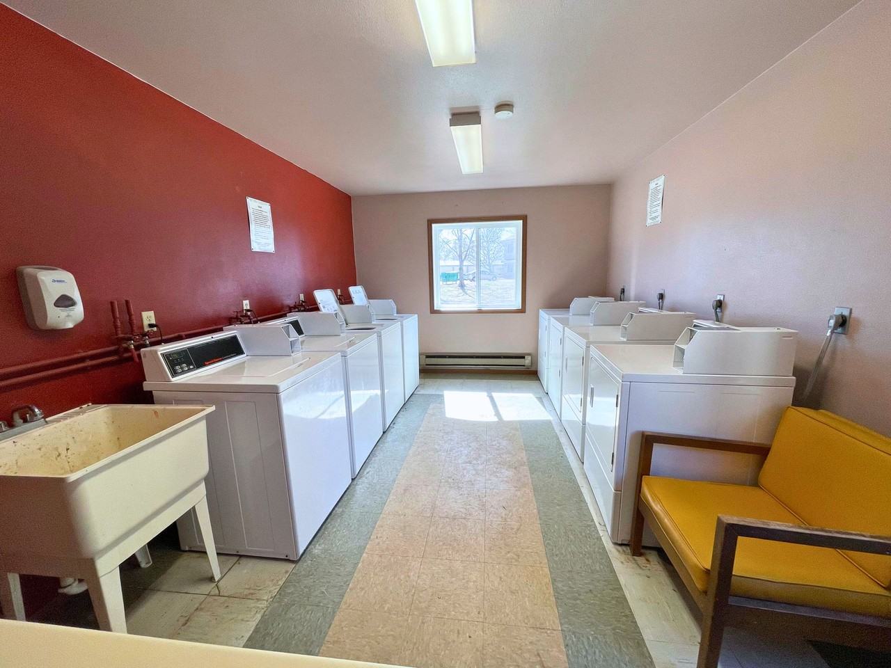 815 S Dousman St - Photo 4 of 14