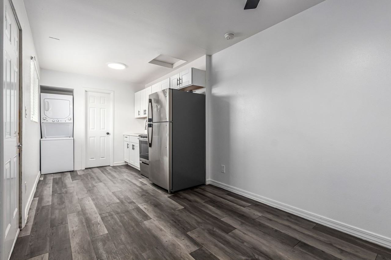 5517 N 27th Dr #15 - Photo 5 of 17