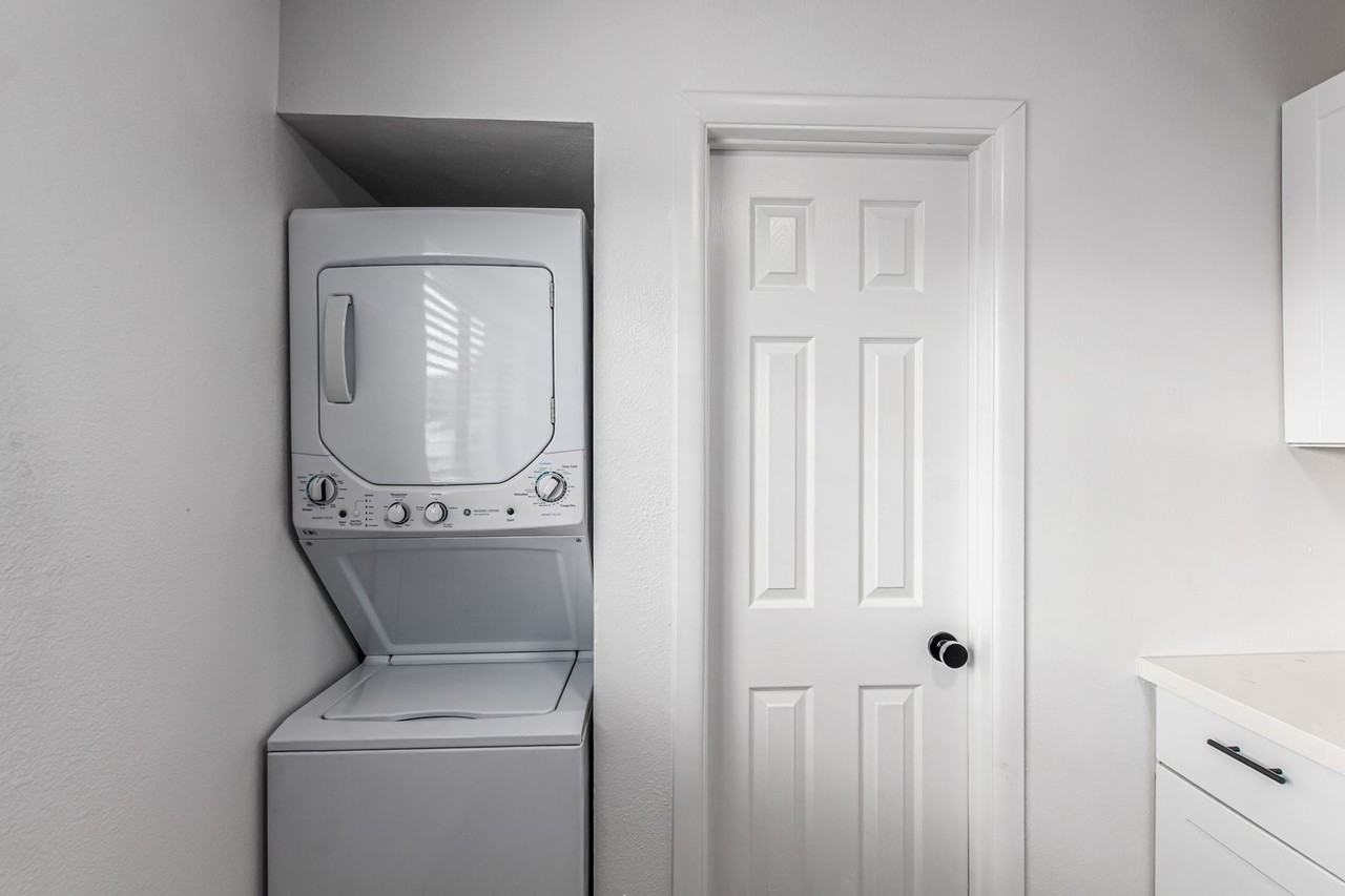 5517 N 27th Dr #15 - Photo 7 of 17