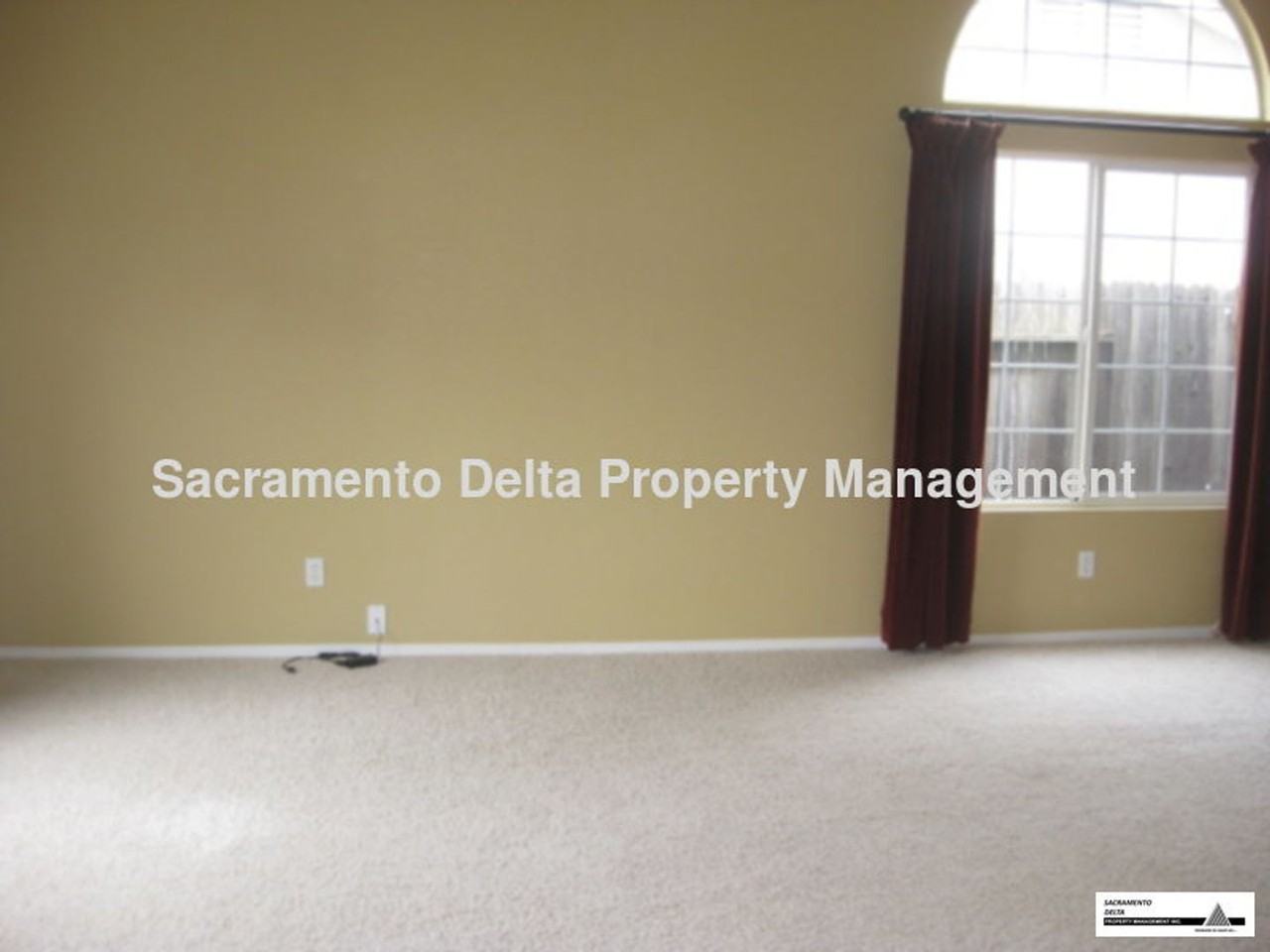 15082 Seguridad Dr - Photo 3 of 18