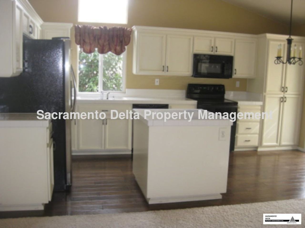 15082 Seguridad Dr - Photo 6 of 18