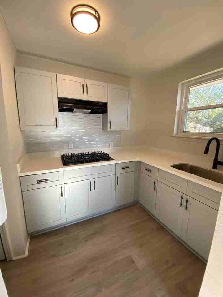 2114 Toledano St #201 - Photo 4 of 7