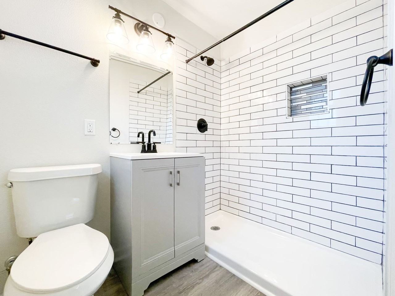 2114 Toledano St #201 - Photo 6 of 7