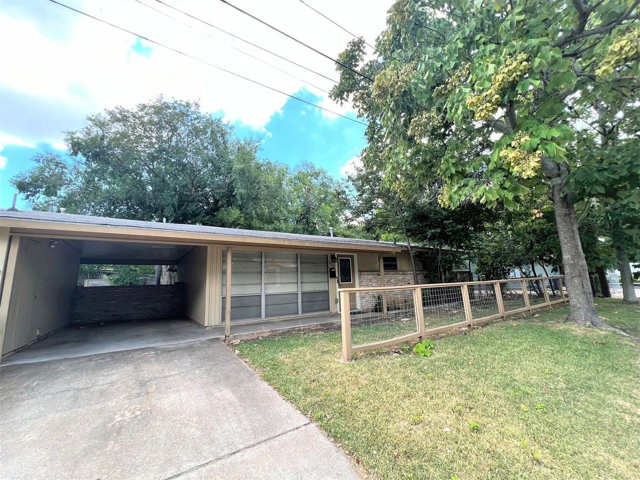 5011 Finley Dr - Photo 2 of 22