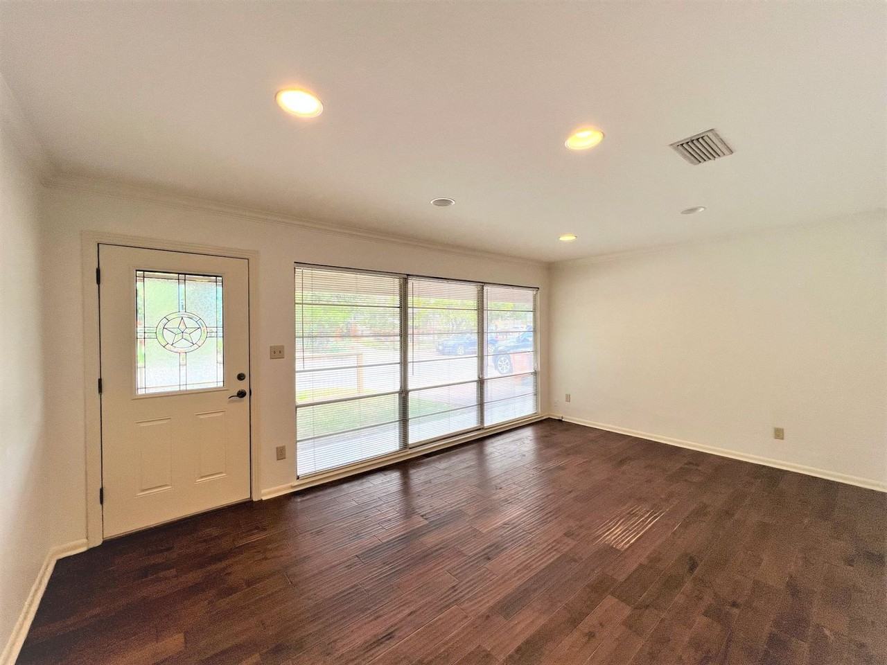 5011 Finley Dr - Photo 5 of 22