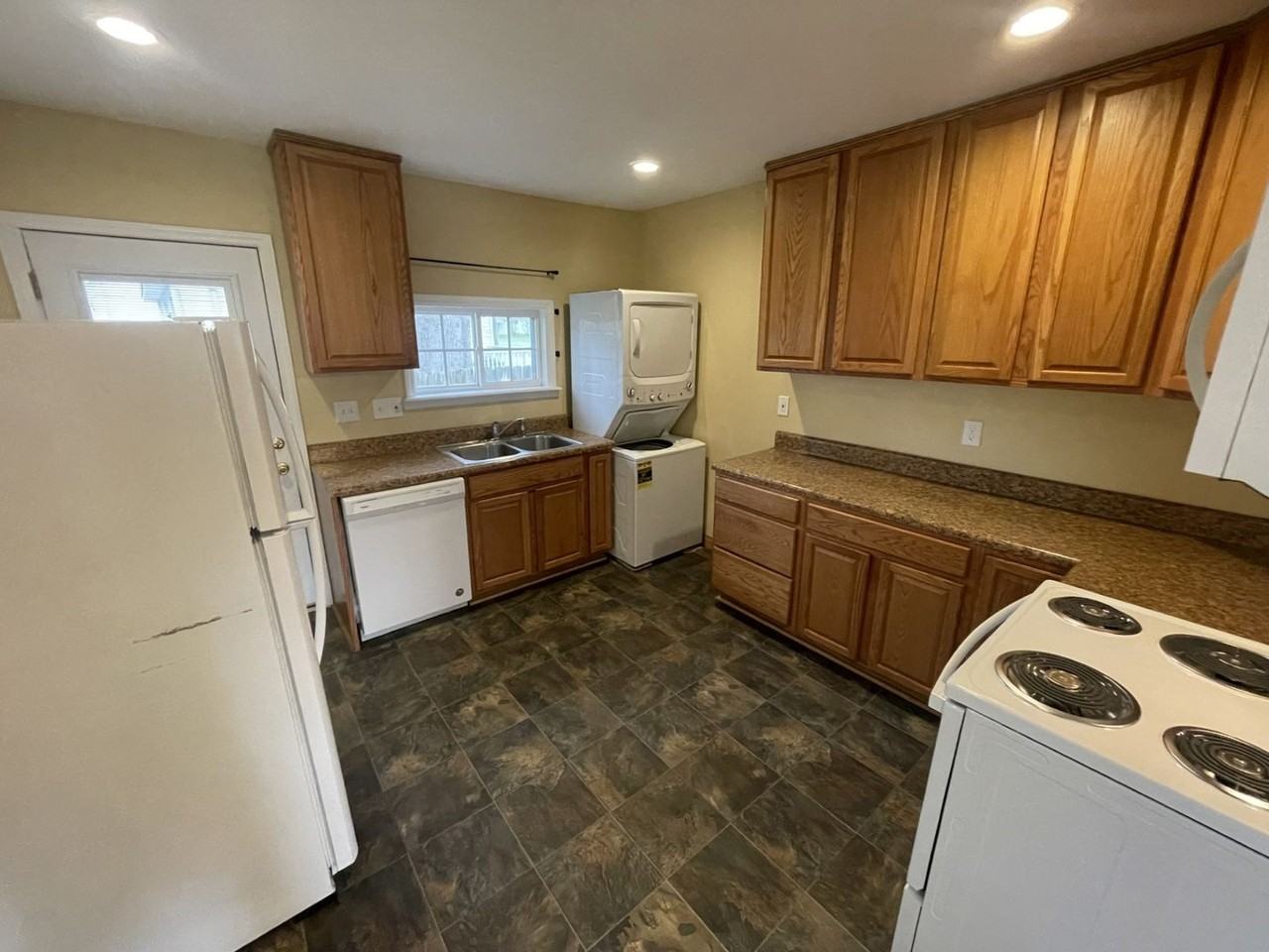 107 N Wakefield St - Photo 2 of 14