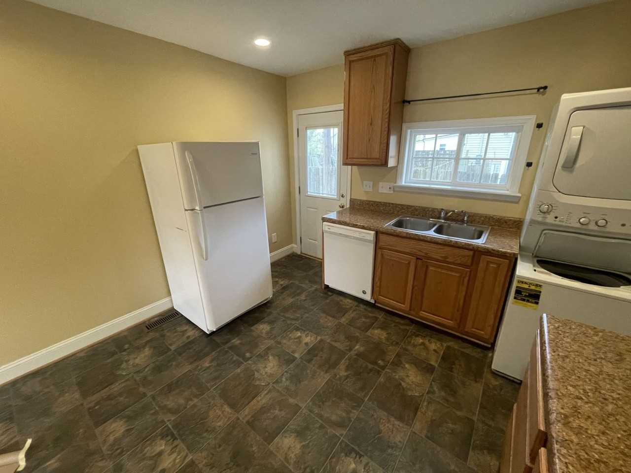 107 N Wakefield St - Photo 3 of 14