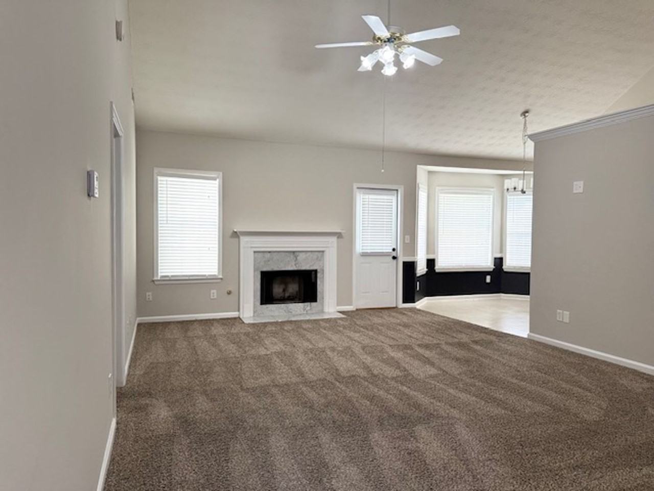 2034 Elm Grove Ln - Photo 2 of 13