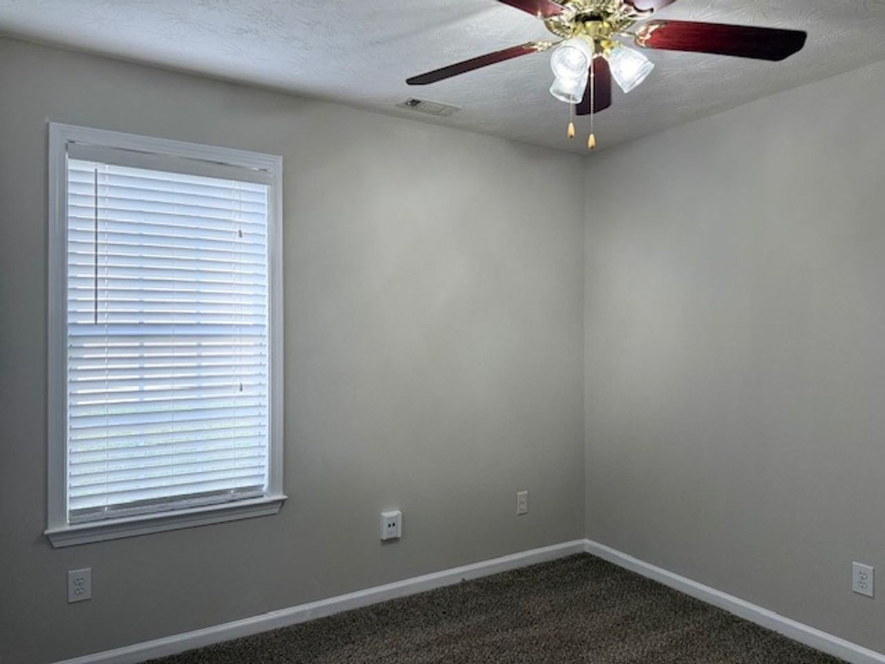 2034 Elm Grove Ln - Photo 5 of 13