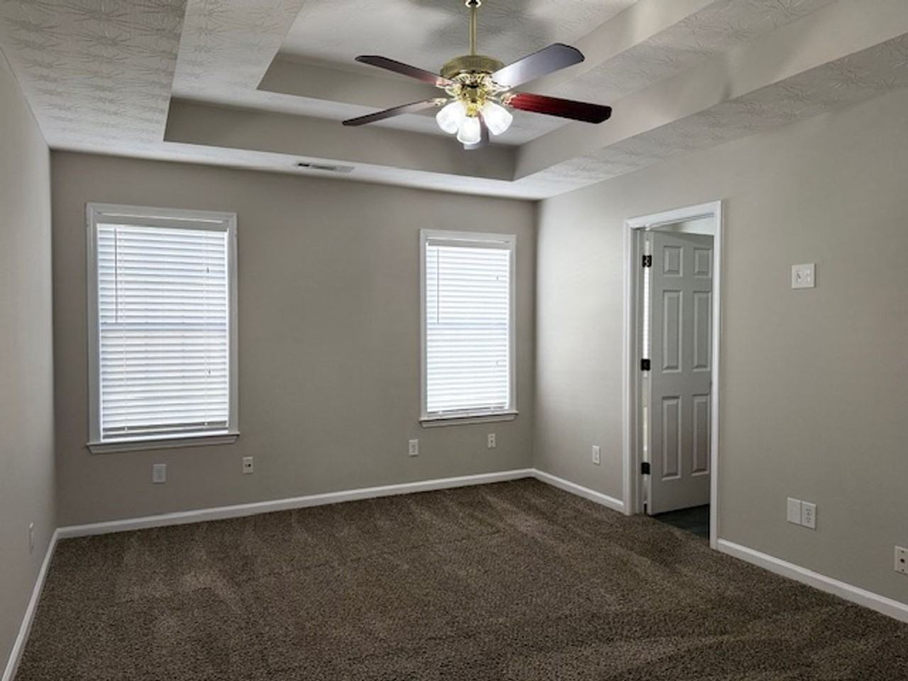 2034 Elm Grove Ln - Photo 7 of 13