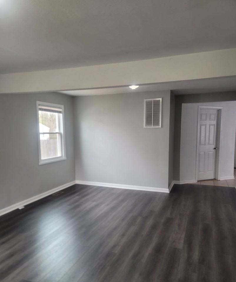 620 73rd St - Photo 3 of 14