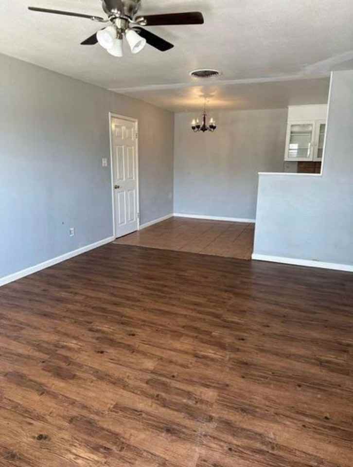 3305 E Colgate St - Photo 5 of 14