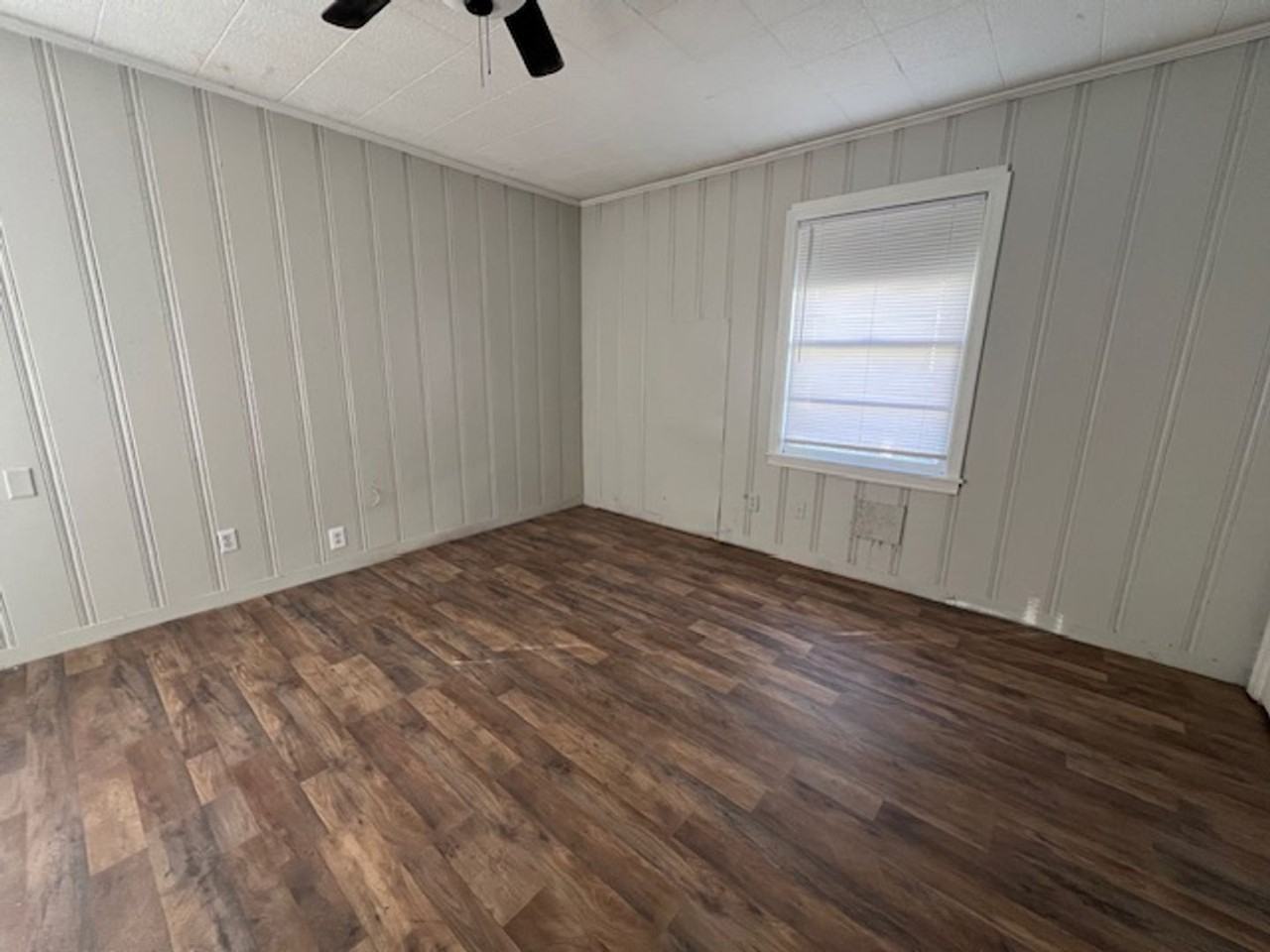 910 S La Salle Dr - Photo 6 of 12