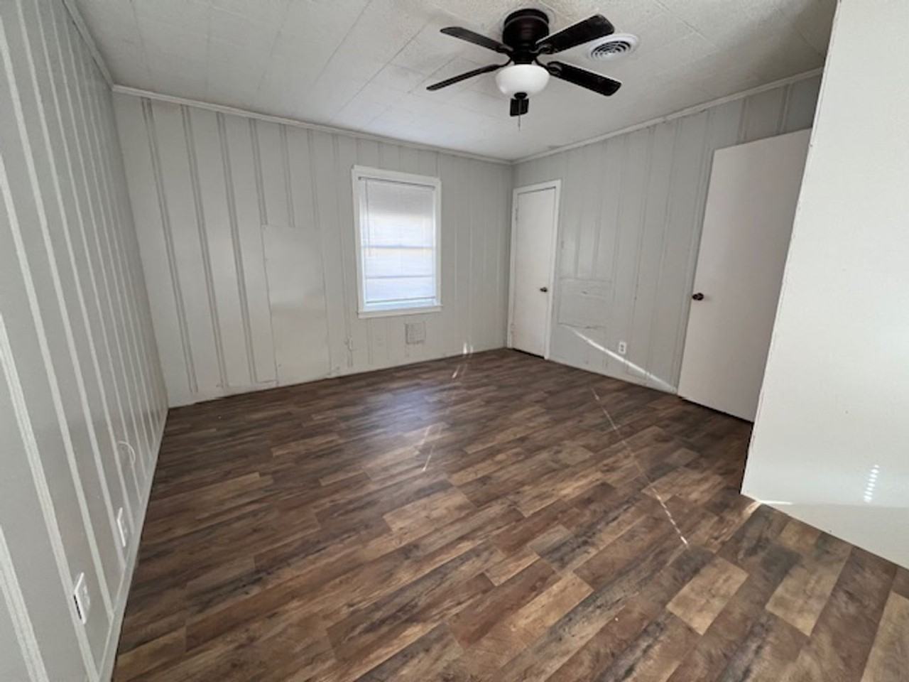 910 S La Salle Dr - Photo 7 of 12