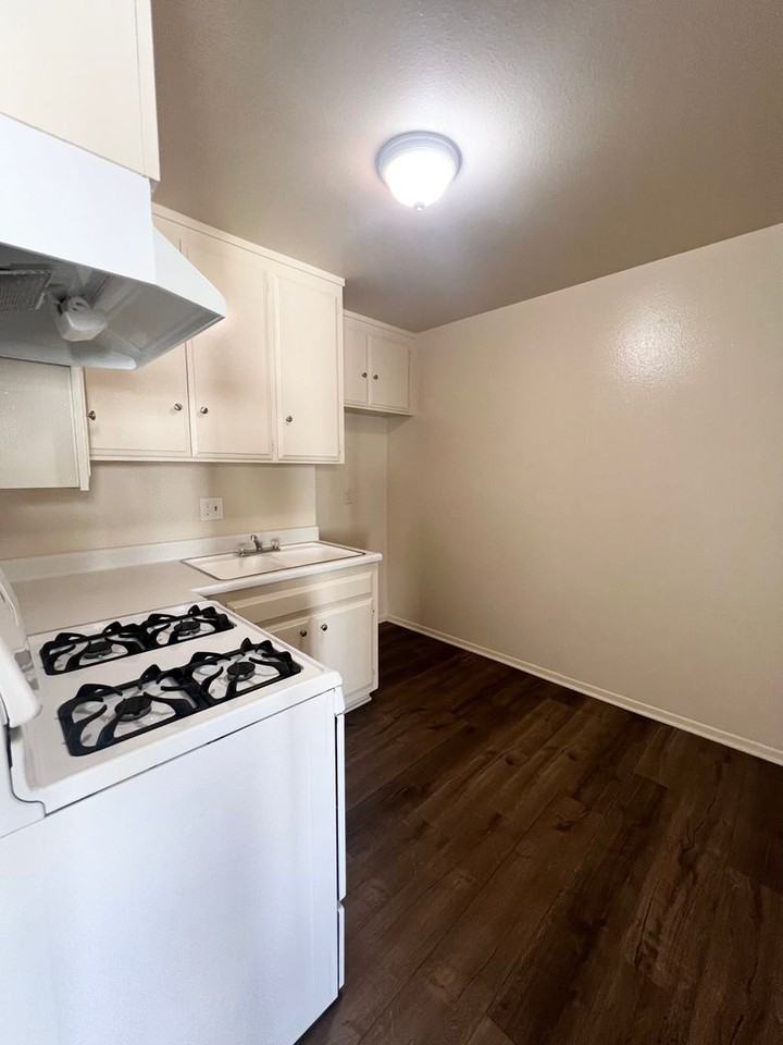 EMERALD - Photo 4 of 11