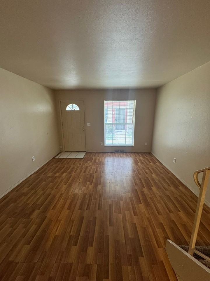 15759 E 13th Pl - Photo 2 of 14