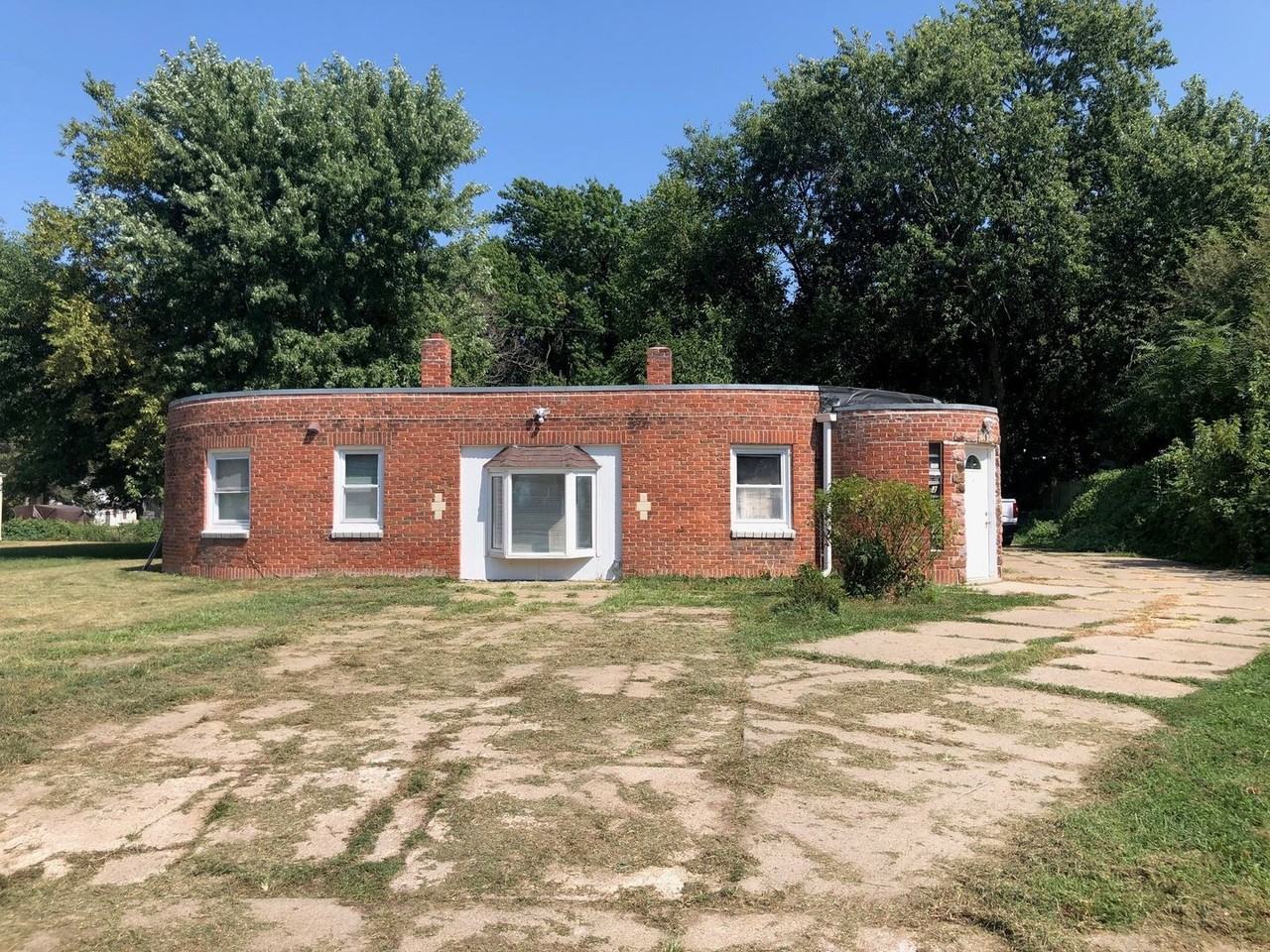 3947 N 41st St - Photo 2 of 19