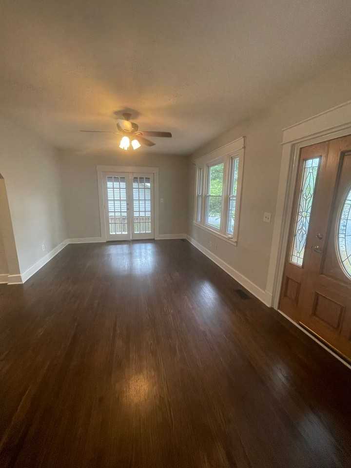 1304 Douglas Ave - Photo 3 of 15