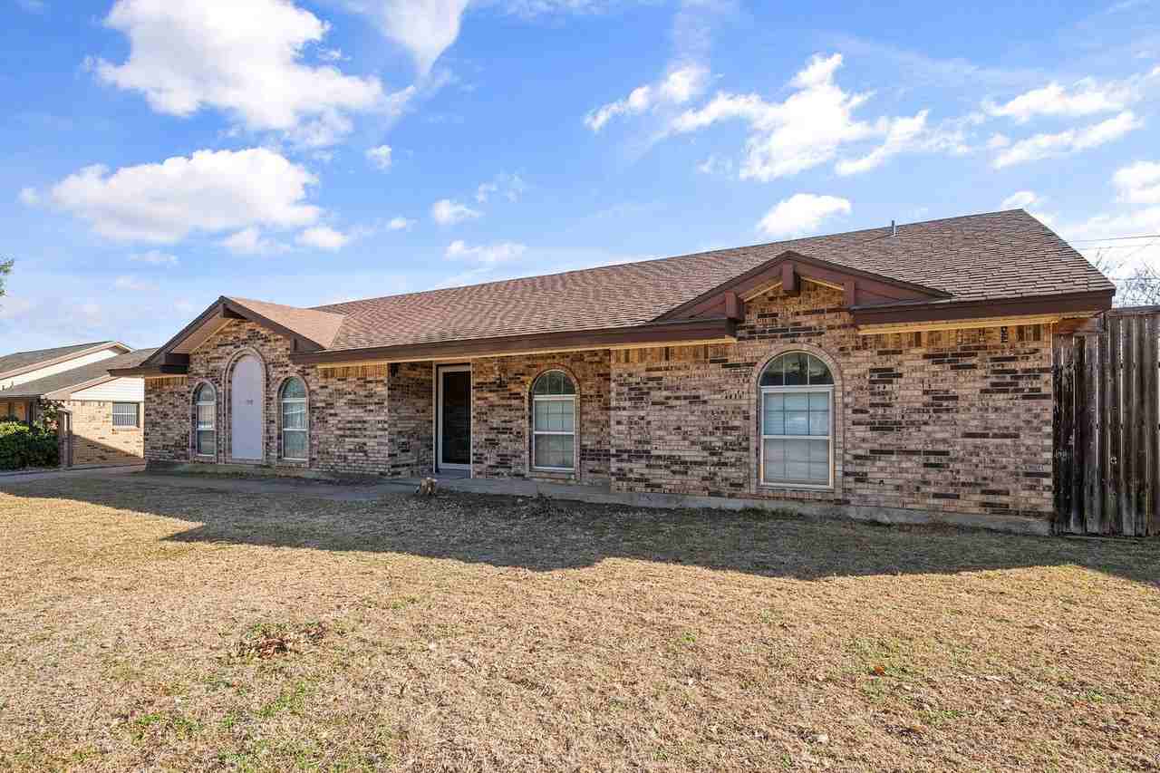 2001 San Jacinto Dr - Photo 2 of 37