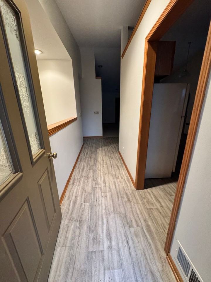 1053 N Wuthering Hills Dr - Photo 3 of 50
