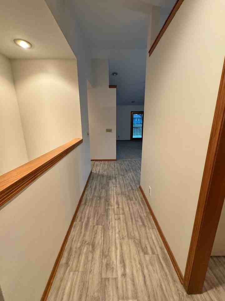 1053 N Wuthering Hills Dr - Photo 5 of 50