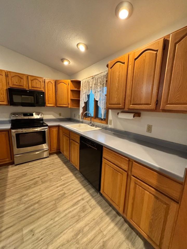 1053 N Wuthering Hills Dr - Photo 7 of 50