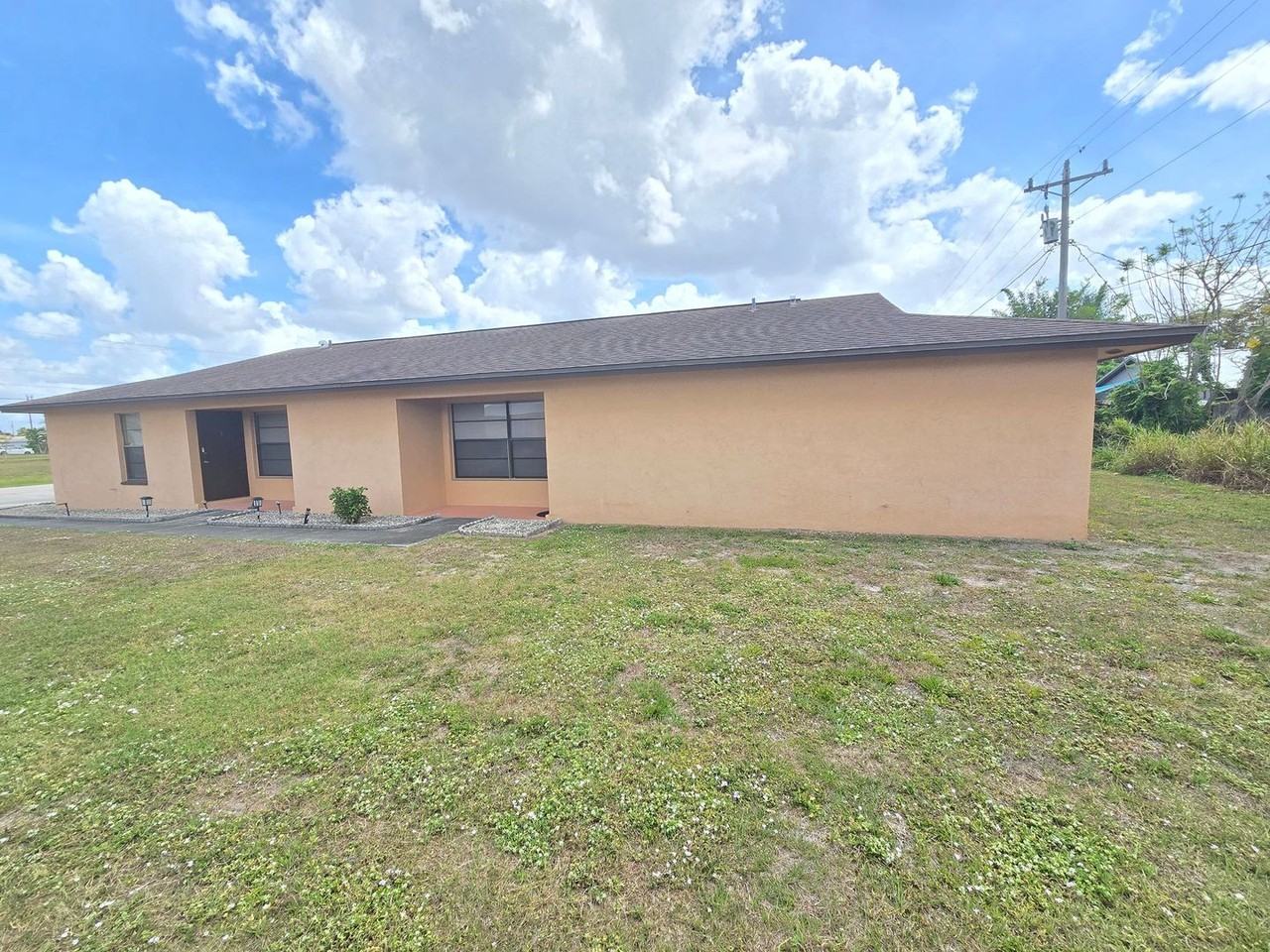 2312 Se 6th Ter - Photo 2 of 26