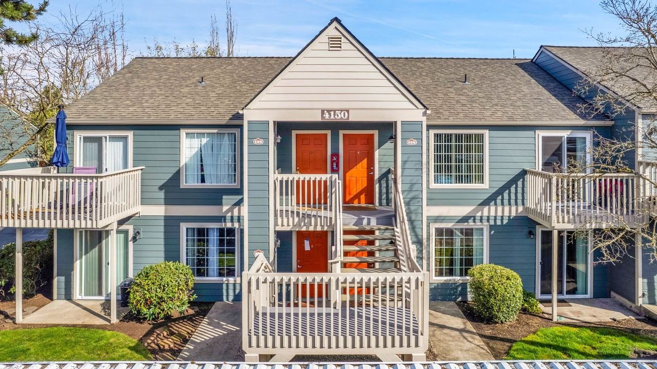 BROOK HOLLOW APARTMENTS - Photo 3 of 21