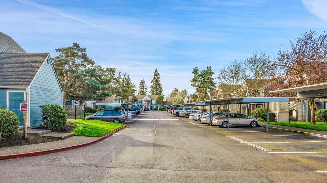 BROOK HOLLOW APARTMENTS - Photo 6 of 21