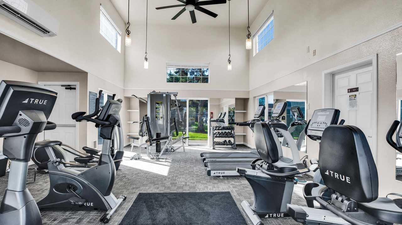 BROOK HOLLOW APARTMENTS - Photo 6 of 32